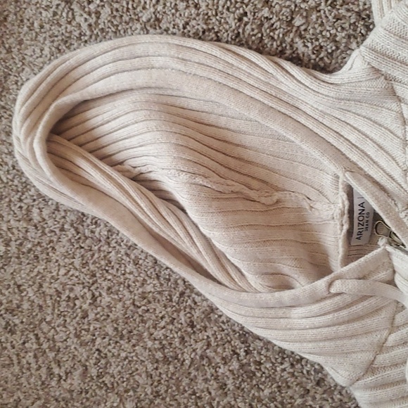 Long sleeve zip up hood - Picture 3 of 3